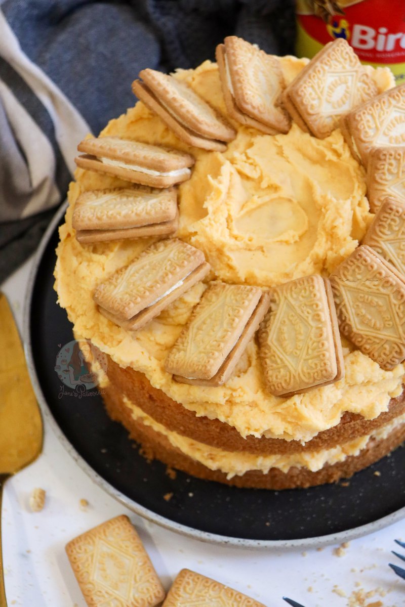 Custard Cream Cake 🎂 😋 Recipe - janespatisserie.com/2016/03/23/cus…