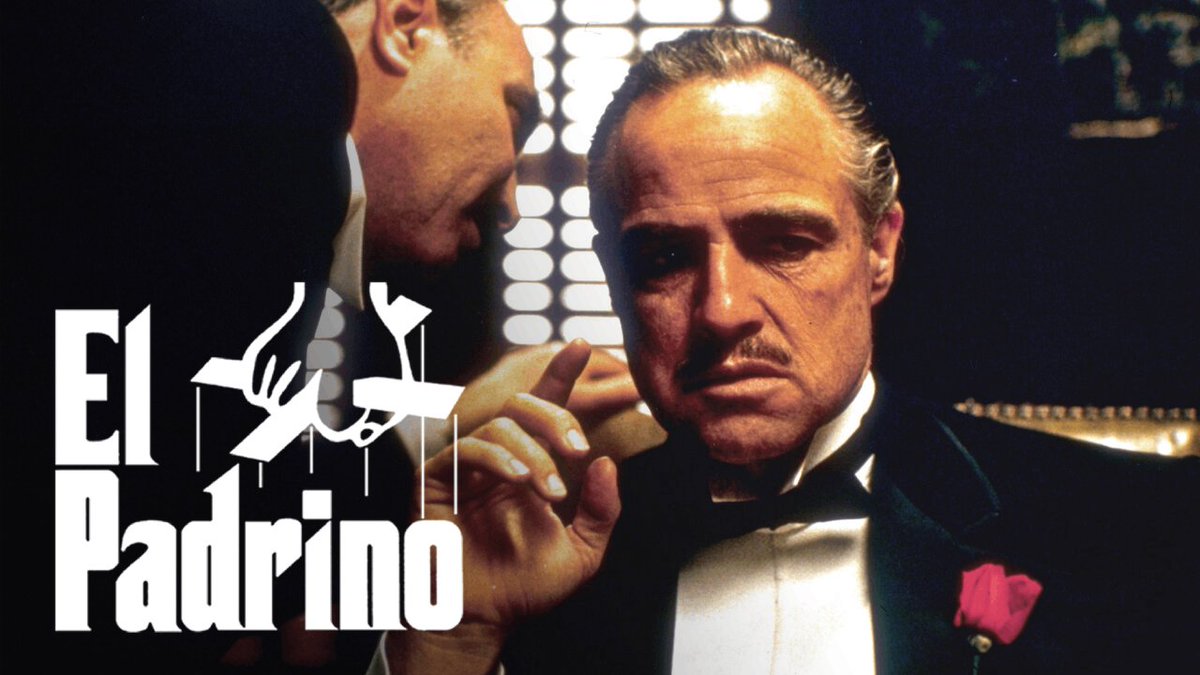 El Padrino (1972) Michael Corleone, héroe de guerra e hijo menor de un poderoso jefe de la mafia neoyorquina, decide unirse a la organización cuando su padre sufre un atentado.