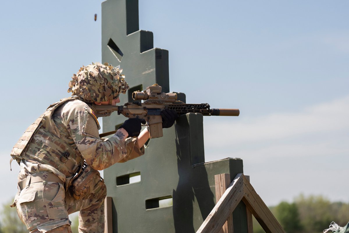 A @101stAASLTDIV Soldier fires the #XM7 Rifle during a Next Generation Squad Weapons (NGSW) New Equipment Training (NET) event @FortCampbell. #lethality #NGSW