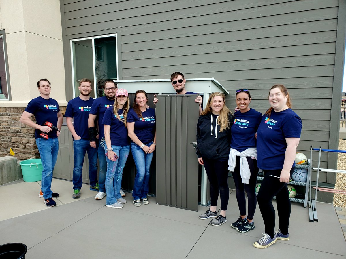 RonMcDHouseCS's tweet photo. A group from T. Rowe Price came to volunteer last week. Half built a new metal storage shed for the outside play area and the others did deep cleaning of the dinning room area and then worked in the kitchen. It was great meeting everyone and hope to see them again! Thank You! https://t.co/N33uV4b4ms