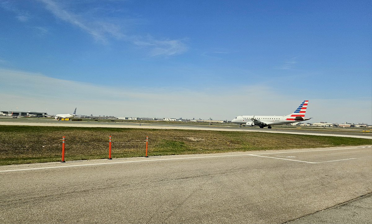 Did you know Toronto Pearson has five main runways and 30 taxiways, constructed of concrete, asphalt or a combination of the two? Our shortest runway (06R-24L) stretches 2,744 metres, while the longest runway (05-23) is 3,390 metres. All five runways have a width of 61 metres.
