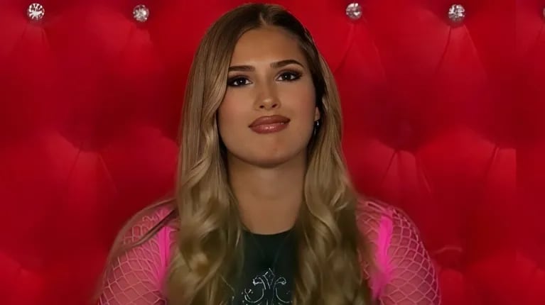 TV_Sin_Censura's tweet image. Quién les gusta más?
❤️: Juli Poggio 
🔁: Coty 

#granhermano #cuchilleros #julipoggio #coty