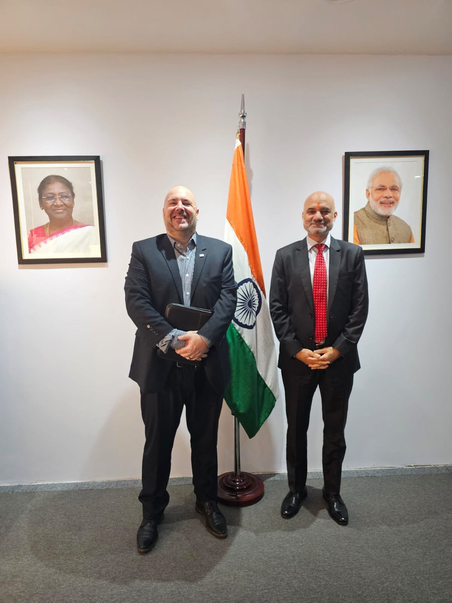 ¡ Tuve una reunión productiva con el Embajador @dineshbhatia en @Indembarg ! 🇦🇷🇮🇳 Dialogamos sobre proyectos y coordinación política relacionados con la Provincia de Buenos Aires. Además, de acciones concretas para llevar adelante en Mar del Plata. #Diplomacia