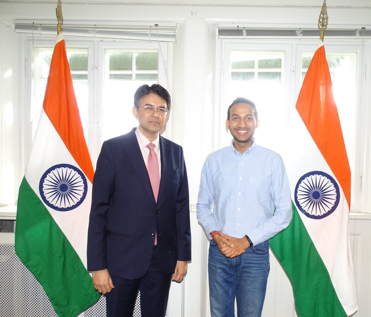 Amb @manishprabhat06 received CEO of @OYORooms @riteshagar who briefed him on #OYO's increasing business footprint in Denmark. OYO’s expansion has added to #IndiaDenmark strategic business partnership. #DanCenter #Danland #BornholmskeFeriehuse #dkbiz #OYORooms