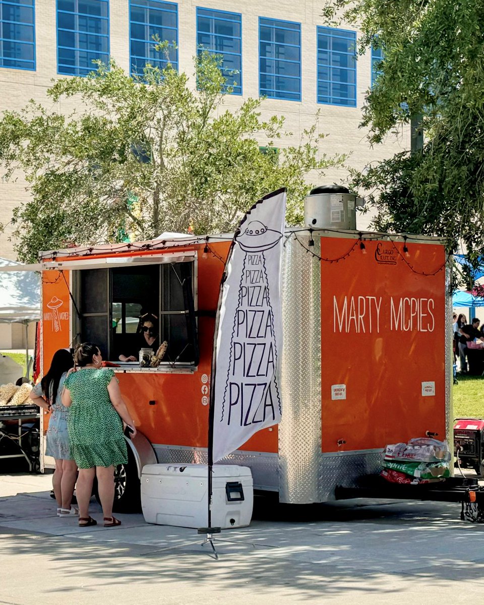 The Corpus Christi food truck scene is a melting pot of delicious flavors. Coast over and explore these must try mobile eateries 👇 🍴Creatures Coffee and Tea Co. 🍴 Marty McPies 🔗 More details: bit.ly/3JcjcXm