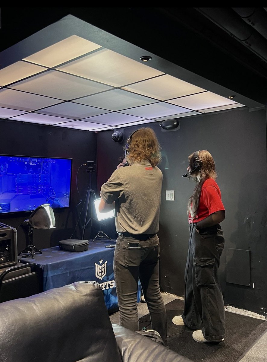 lils_31's tweet image. had a great time casting valorant for  the @EsportsUGaming stream in columbus ohio for the big esports conference lan!!