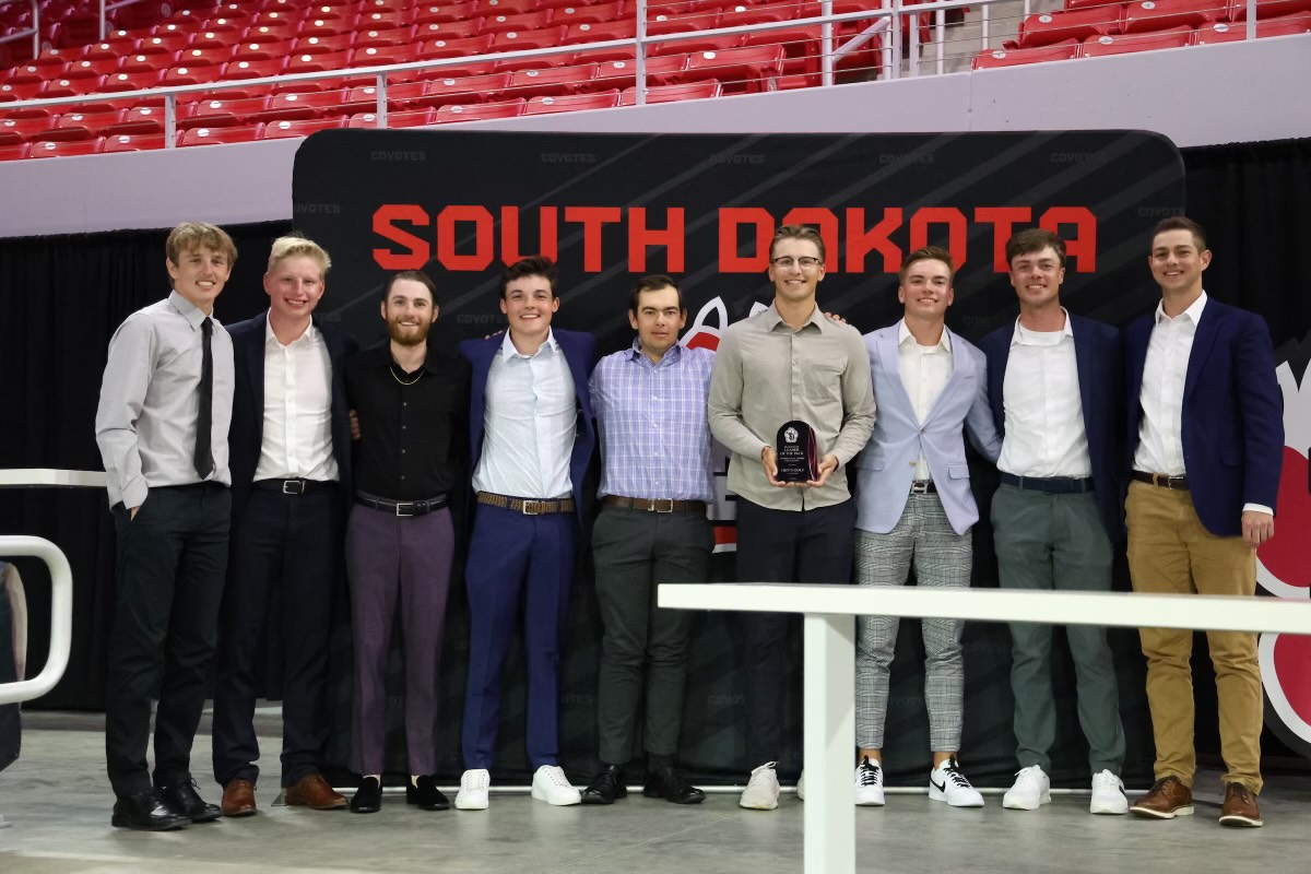 SDCoyotesMGolf's tweet photo. Here is a shot of our team with the Dr. Jack Powell Leader of the Pack award we won at the Charlies on Sunday Night.  The award is given to the male and female USD team with the highest team GPA.  We were proud and thrilled to accept this award.  

#GoYotes x #WeAreSouthDakota. https://t.co/JuY6rB7Wv9