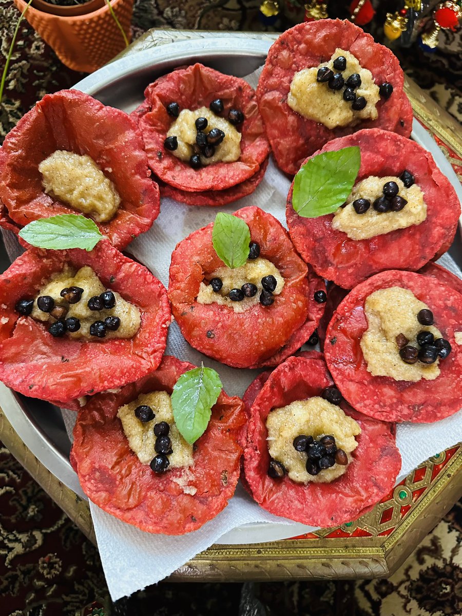The_Ehsaas's tweet photo. Kanjak puri 🙏
#halwa #beetrootpuri #puri #bedmi #kanjakpuri
#lovelive #themasters #Trending #reelsinstagram #VideoViral #Tuesday #एहसास_ए_दीपा #ashtmipujan #navratri https://t.co/h7dwN7KZpb