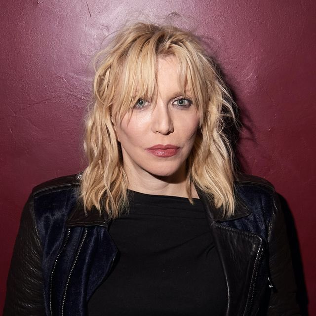 PopCrave's tweet photo. Courtney Love on Lana Del Rey:

“I haven’t liked Lana since she covered a John Denver song, and I think she should really take seven years off. Up until ‘Take Me Home Country Roads’ I thought she was great. When I was recording my new album, I had to stop listening to her as she was influencing me too much.”
