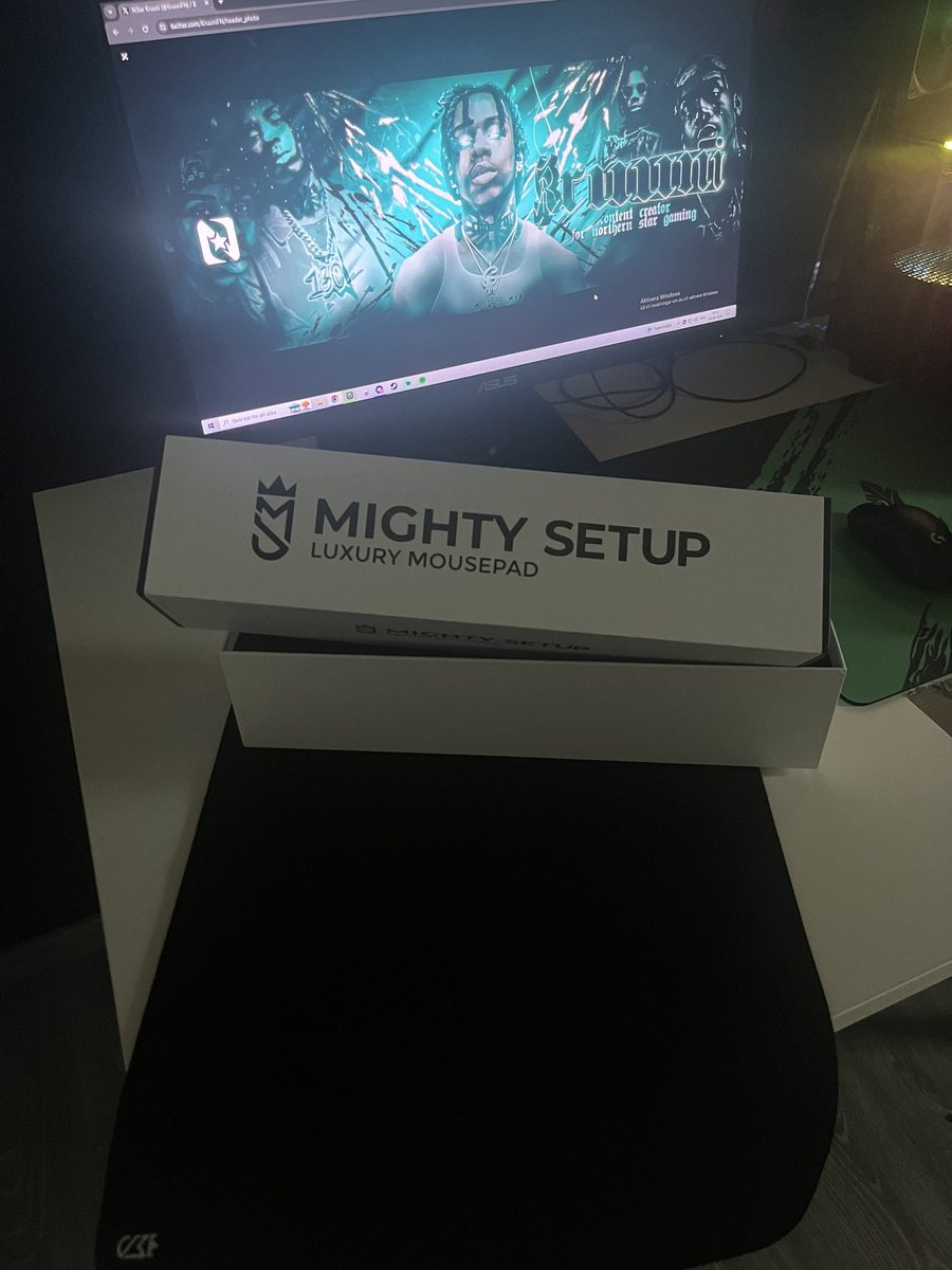 Thanks for the Mousepad 🤩 <a href="/MightySetup/">Mighty Setup</a> &amp; <a href="/NorthernStarEU/">Northern Star Gaming</a>