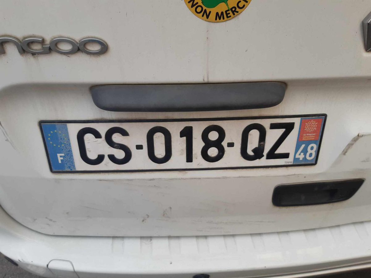 LeCercleDePan's tweet photo. [ 🆘URGENCE 42 🚨]

AIDEZ NOUS À RETROUVER CE VÉHICULE 
Un chien pourrait se trouver dedans!Le véhicule a été vu pour la dernière fois lundi soir au niveau de LA TALAUDIÈRE42.Son propriétaire,atteint d’une maladie  dégénérative,est incapable de se souvenir où se trouve le Kangoo! https://t.co/rck1neCGGb