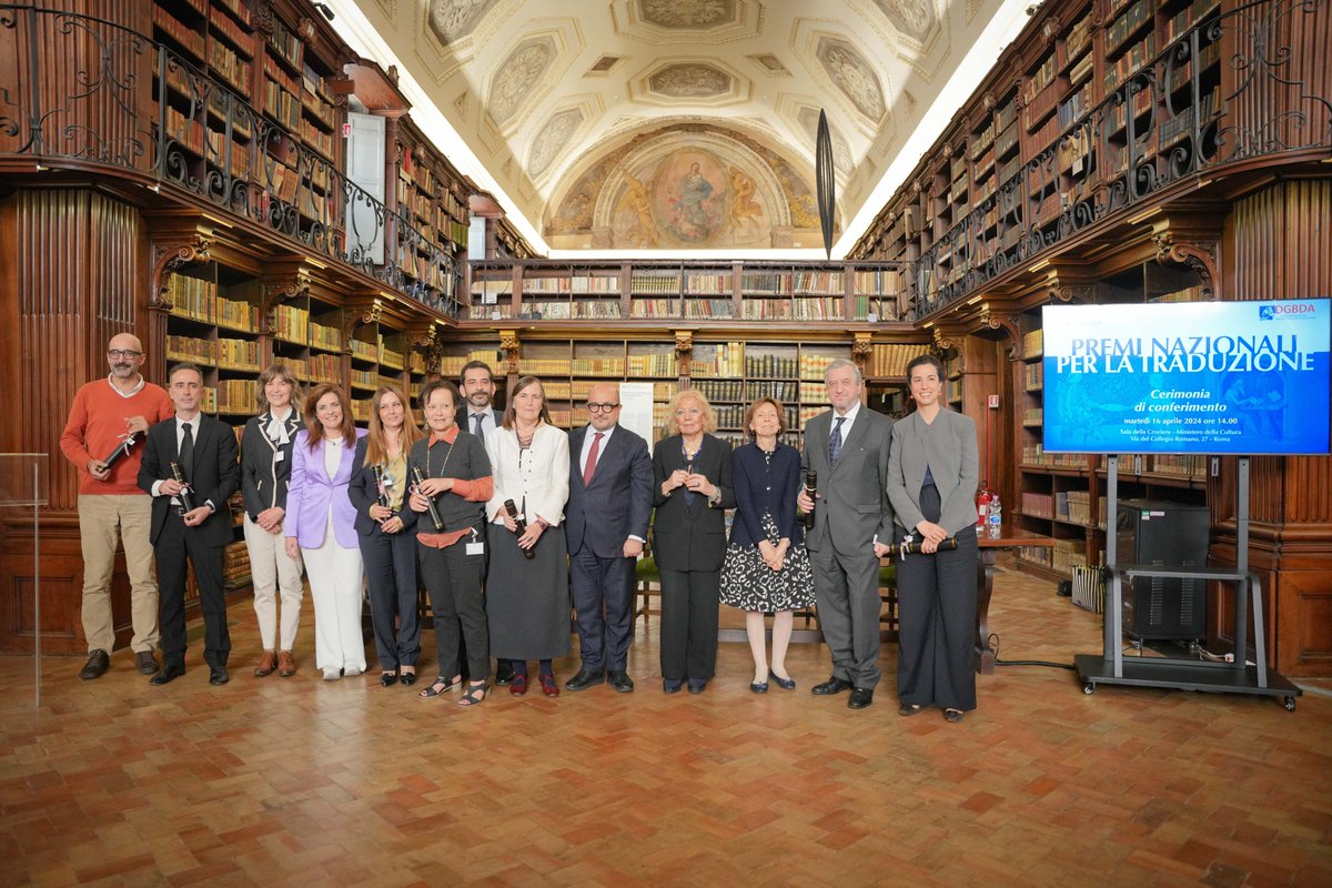 Consegnati oggi i “Premi Nazionali per la Traduzione” 2023. I riconoscimenti sono destinati a traduttori ed editori che hanno contribuito ad elevare la qualità degli scambi reciproci fra la cultura italiana e le altre culture.

Per approfondire: cultura.gov.it/comunicato/262…