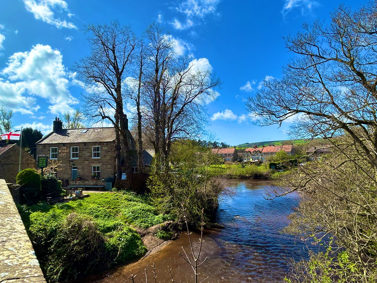 After a wet morning the sun came over the River Esk at Lealholm this afternoon. Feeling chilly with that northerly breeze only 8.5°C. #NorthYorkMoors