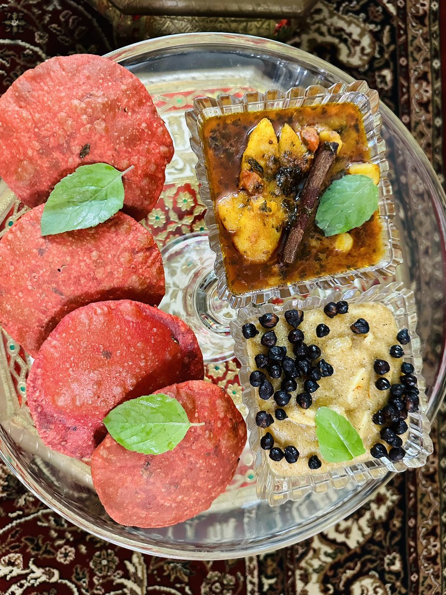 The_Ehsaas's tweet photo. Ashtmi Pujan ka Bhojan 🙏
#halwa #beetrootpuri #puri #bedmi
#lovelive #themasters #Trending #reelsinstagram #VideoViral #Tuesday #एहसास_ए_दीपा #ashtmipujan #navratri
#pujakithali https://t.co/89dtMyDKbi