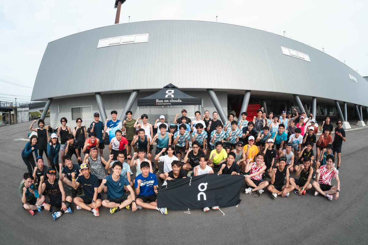 koikesptf's tweet photo. koikesports × On × TWOLAPS
トリプルコラボイベント終了🔥

全てのランナーを支え、応援し繋いでいく

コイケスポーツのスローガンを体現出来た
特別な一日となりました。
皆さんの笑顔と真剣に学ぶ姿
最高でした🙌

参加者の皆さん、Onの皆さん、
そしてTWOLAPSの皆さん
横田さんありがとうございました
@MASATO_800