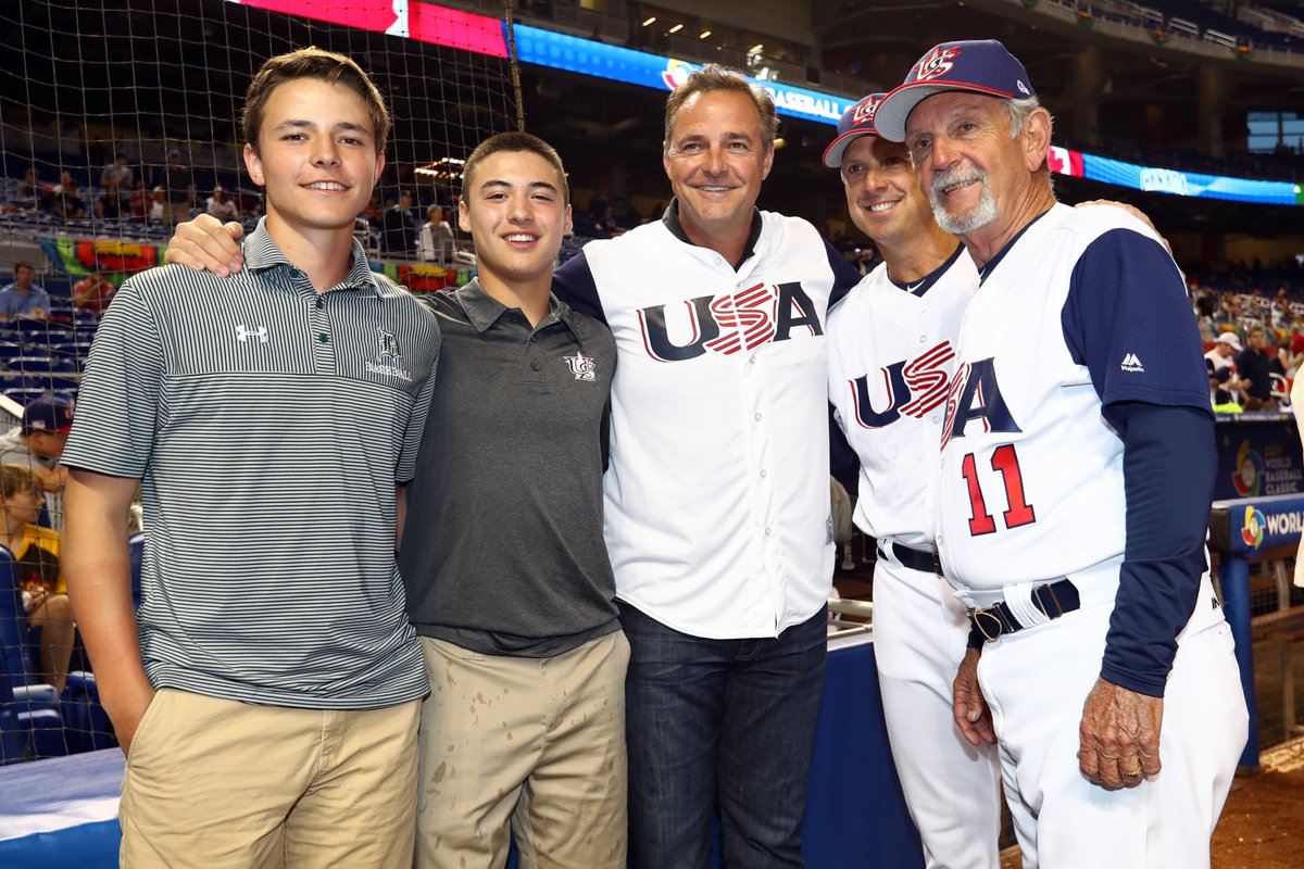 This pic is about to become even more legendary. Make that four Major Leaguers and a Hall of Fame manager in a single frame.