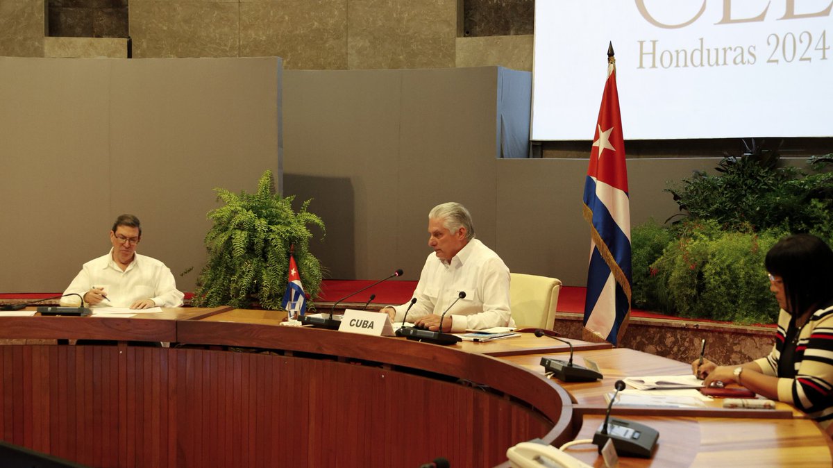 En Cumbre Extraordinaria #CELAC por irrupción Embajada #México en Ecuador, Presidente <a href="/DiazCanelB/">Miguel Díaz-Canel Bermúdez</a> subrayó que hecho no solo tiene repercusiones en relaciones entre esos dos países, sino que afecta a toda nuestra región y a la comunidad internacional en su conjunto.