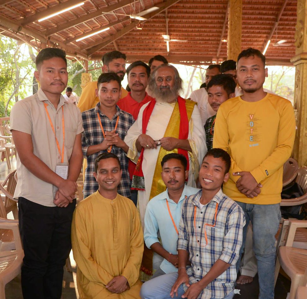 Another interesting example of the transformation of insurgents from Northeast India who underwent the @ArtofLiving program. Tenzing Terang, once a militant, has now become an entrepreneur!