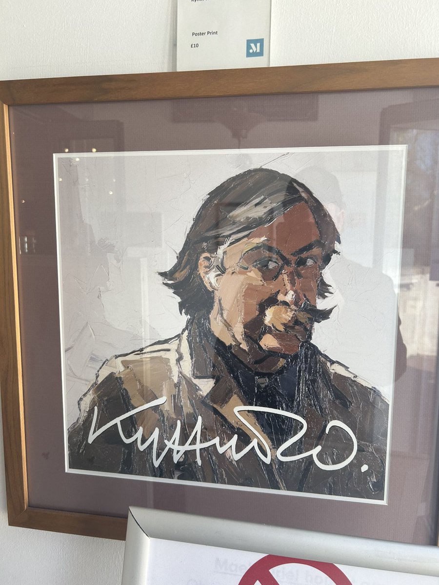 griffwebber's tweet photo. Had a cultural afternoon with one of the most influential artists of our time #kyffinwilliams #orielmon @SauceandBrown 🧢 🍻🎨 https://t.co/JPkJh68eWB
