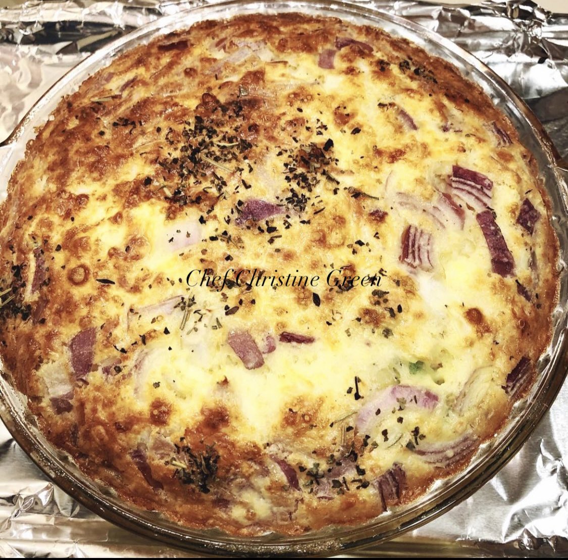 Delicious smoked salmon, asparagus and mozzarella cheese quiche pie for afternoon tea ☕️