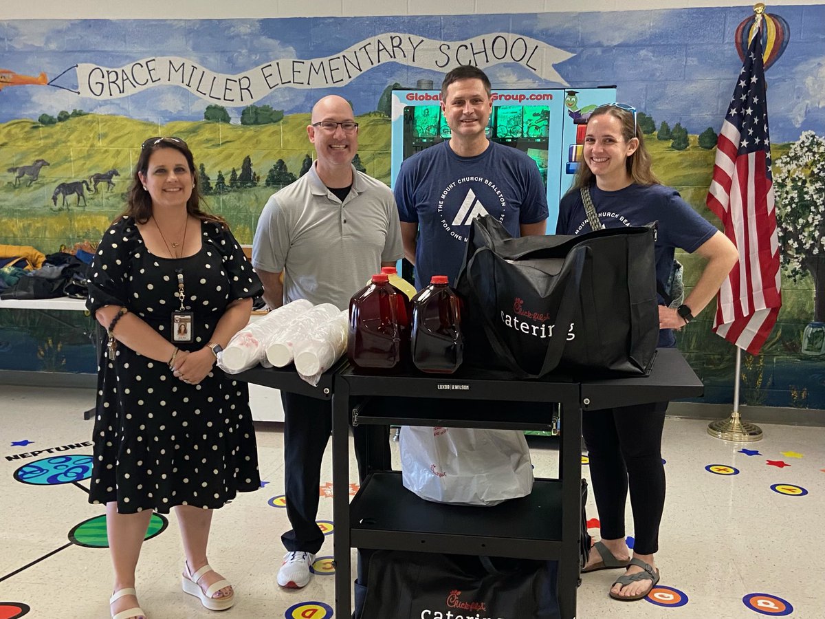 A big shout out to The Mount Church for providing our @GraceMillerES1 staff with Chick Fil-A sandwiches and drinks. Thank you very much for the delicious food. @FCPS1News @havetwinsplus1