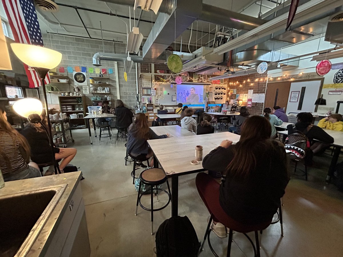 cardamoneART's tweet photo. We spent today’s Tiger Time watching an artist talk by @devonrodriguezart from the @theartofed conference, and it was a hit! We loved learning about his process, growth, and style. #inspiration #weareholmes https://t.co/KFV9hkBC3Q