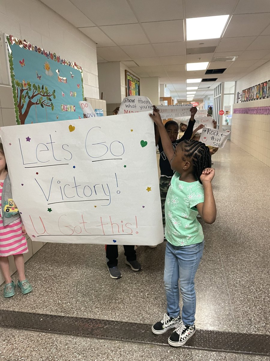 VictoryElemPPS's tweet photo. SOL parade by our K-2 students to cheer on our 5th graders as they take their first SOL tomorrow! You got this π βοΈ #PPSShines #VESSoars @ebracyPPS @nicscud @lizafly3 @hmeducate https://t.co/YOG9UwCECj