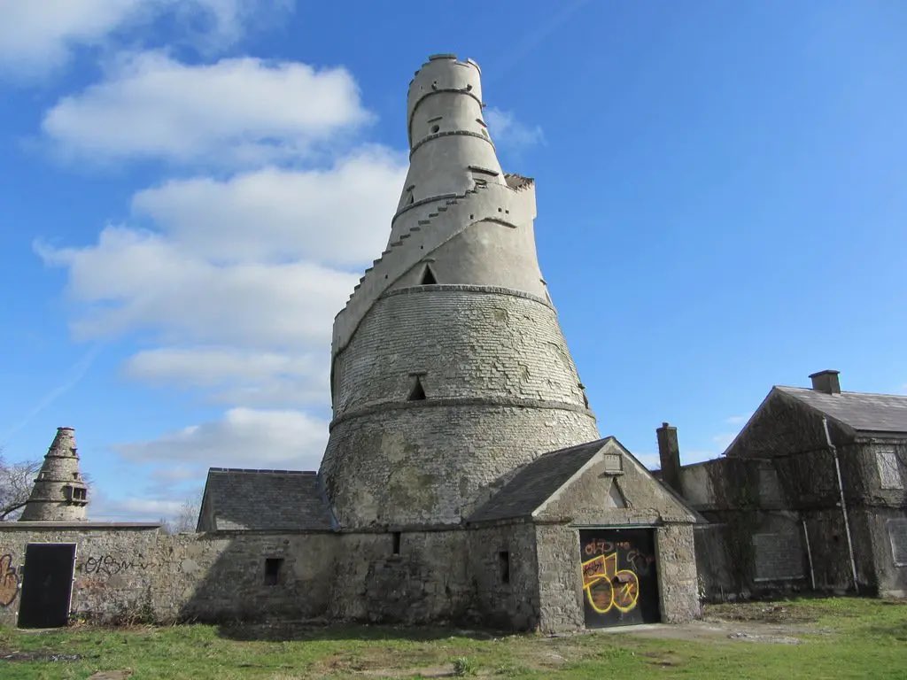 This Wednesday evening at 7pm, Kfm will broadcast a round-table discussion focusing on the town of Leixlip. It will discuss the challenges faced and the positives within the town. Funded by Coimisiún na Meán with the Television Licence Fee