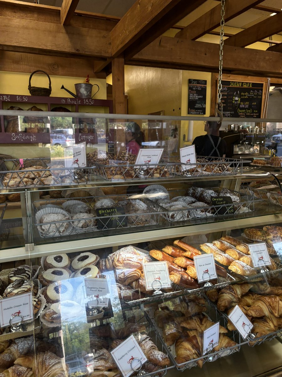RotbartEden's tweet image. I will definitely be making visits back to Gainesville just to enjoy Uppercrust’s one-of-a-kind treats again! #Uppercrust #Gainesville #localspots #sweettreat