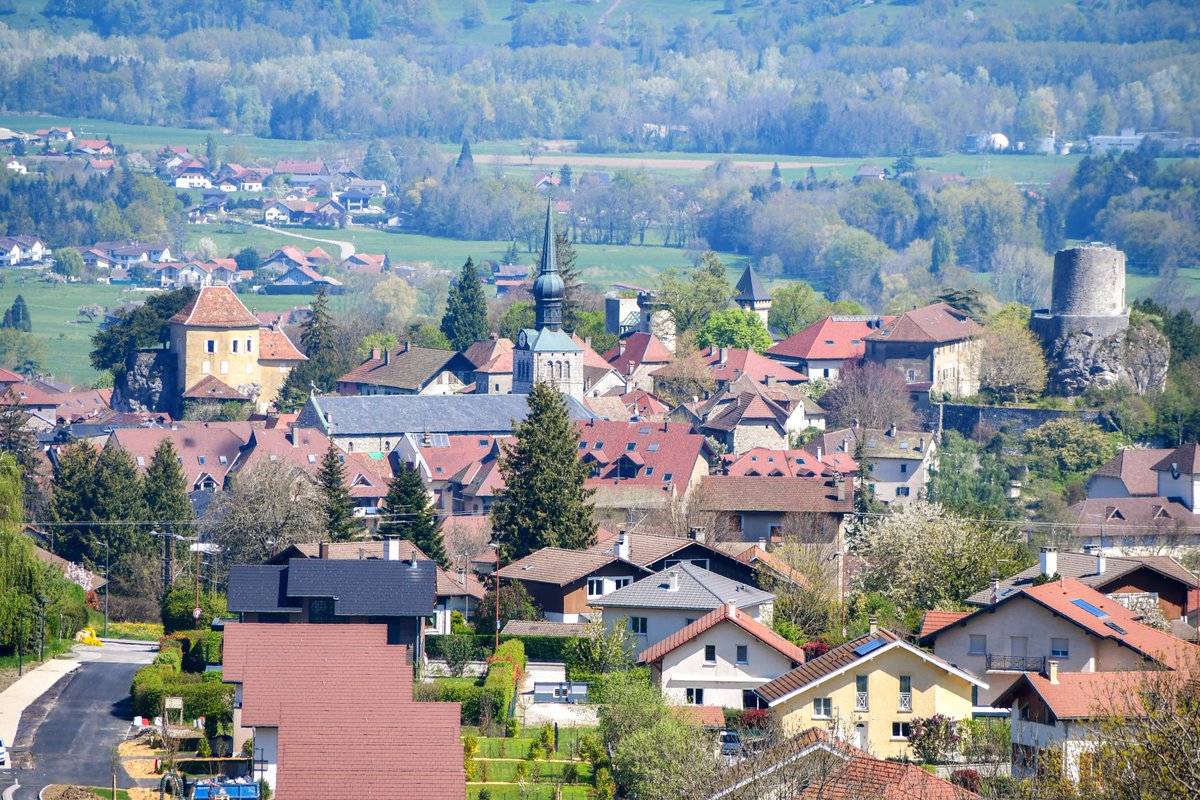 Discover the charming country town of La Roche-sur-Foron in the French Alps of Haute-Savoie 👉 frenchmoments.eu/la-roche-sur-f…
.
.
.
#frenchmoments #auvergnerhonealpestourisme #larochesurforon #savoiemontblanc #explorefrance #EnFranceAussi #MagnifiqueFrance