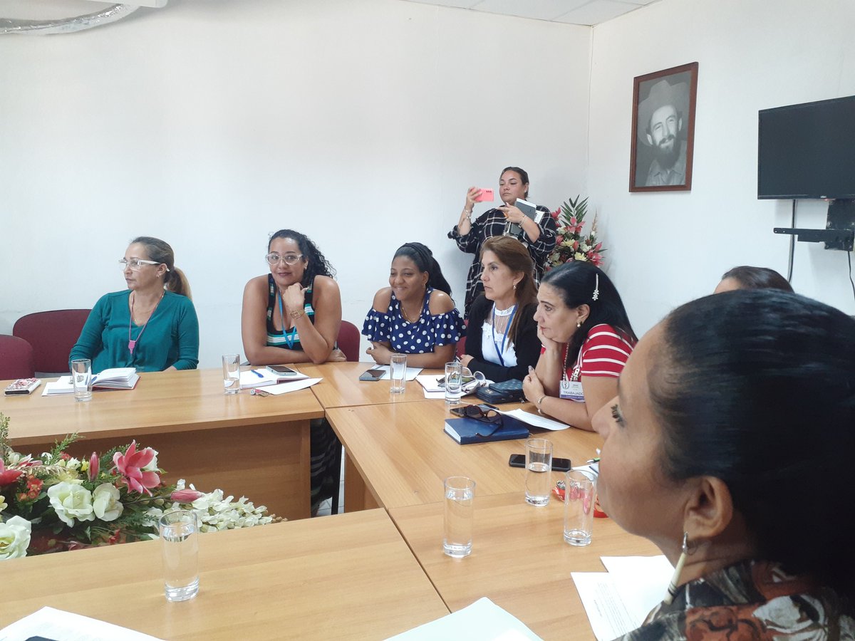 En la @Colaboracionqba reunión de trabajo en la mañana de hoy de la Vicedireccion Primera con la Dra. @YagenPomares al frente en la cual participe para dar orientaciones de último minuto #CubaCoopera