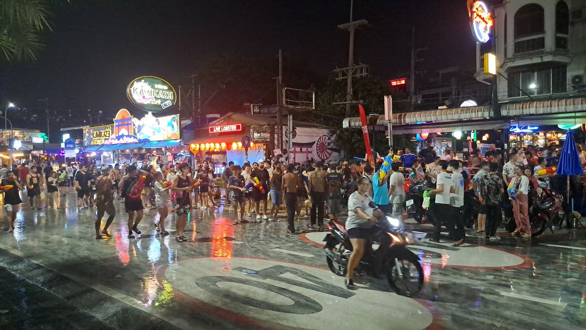The_PattayaNews's tweet photo. A one way traffic system will be enforced around #Naklua on April 18th for the Naklua Wan Lai. Details below.
https://t.co/oHBKbIt2MV https://t.co/1EL8ysShOg