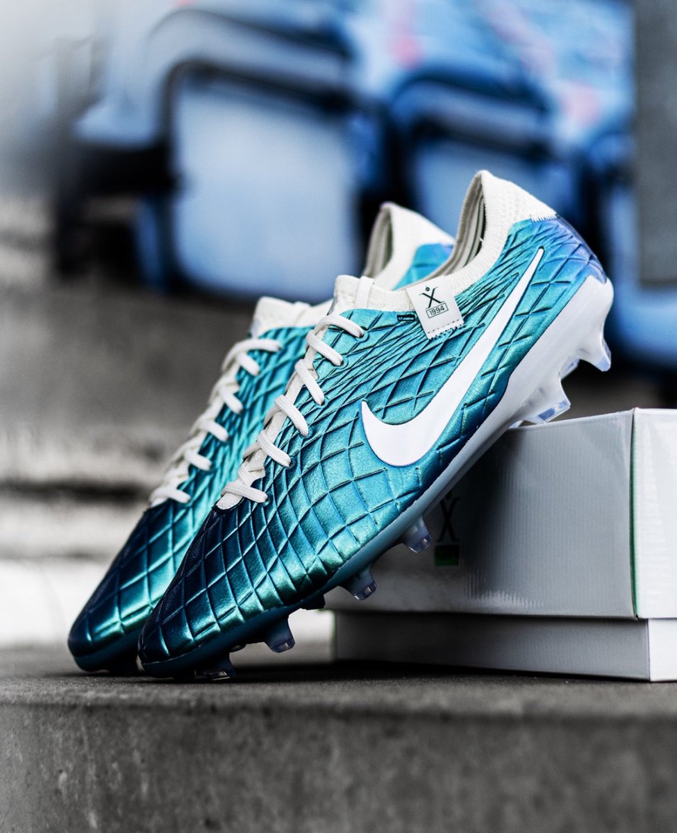 Dropped via Nike US 🐚 Tiempo Emerald Legend 10 Elite '30th