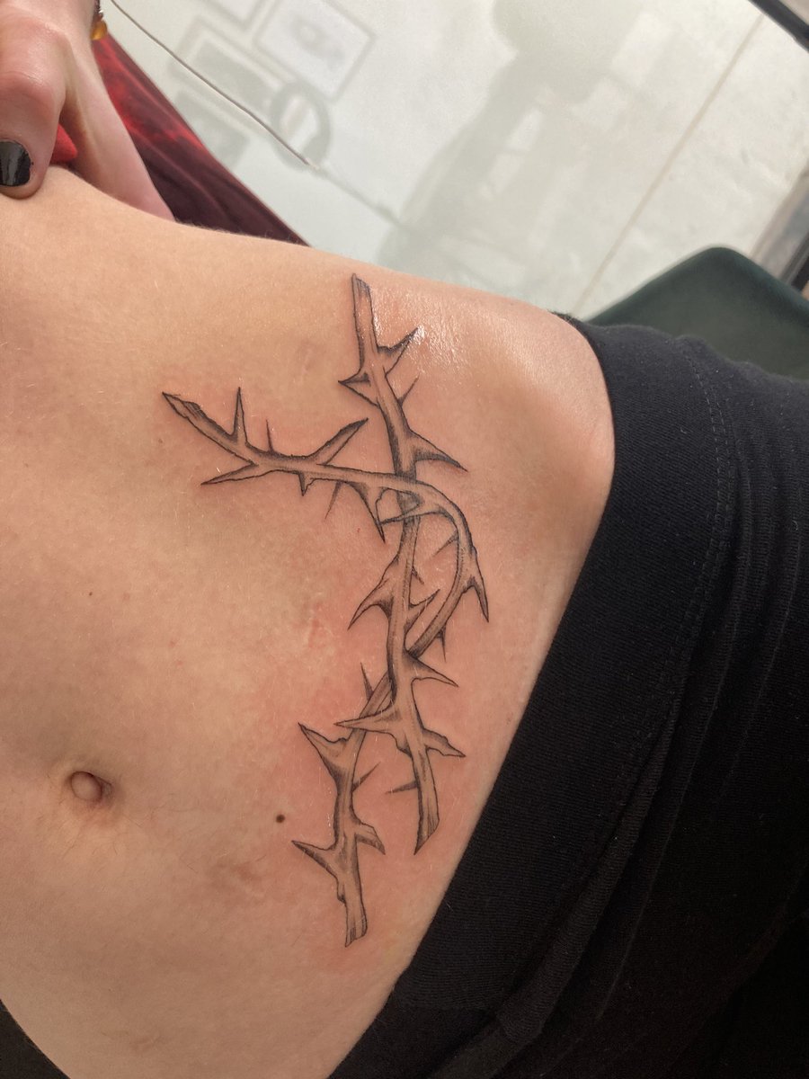 sadderdvze's tweet photo. Decorating my scars instead of hiding them part 1
This is my definition of getting my body ready for summer https://t.co/w43ZuHFec5