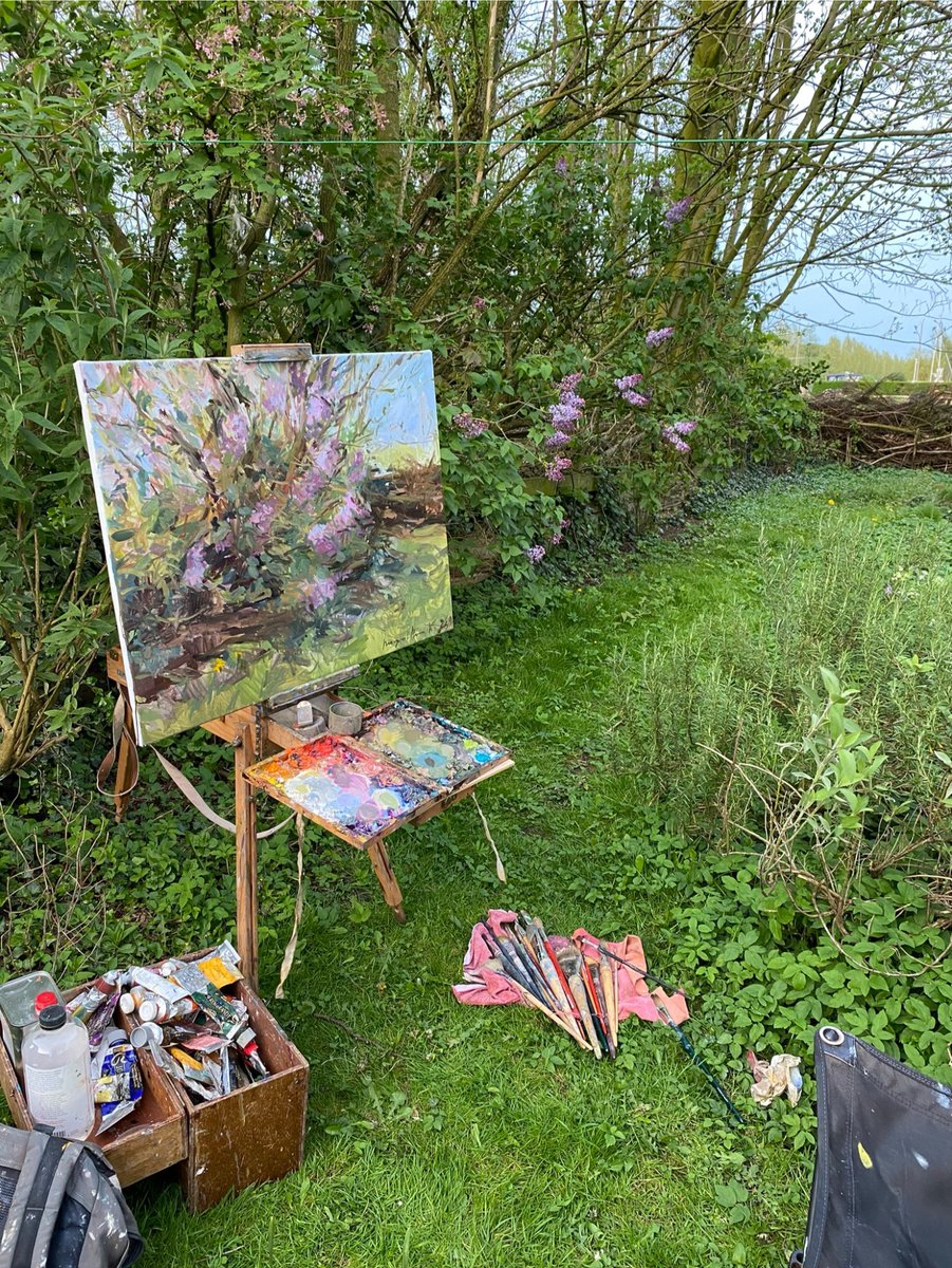 Venetianred's tweet photo. de sering schilderen 
80x60 40x50 
Olieverf op doek 
#pleinair #oiloncanvas #landscape #freilicht #sering #flieder #purple #landschap #indetuin https://t.co/kcDiY2igMA