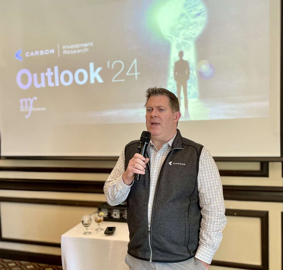 MitlinFinancial's tweet image. Up now …

One of the most entertaining people in finance 

@RyanDetrick Chief Market Strategist @CarsonResearch of Carson Group  @CarsonGroupLLC 

#lifeatCarson