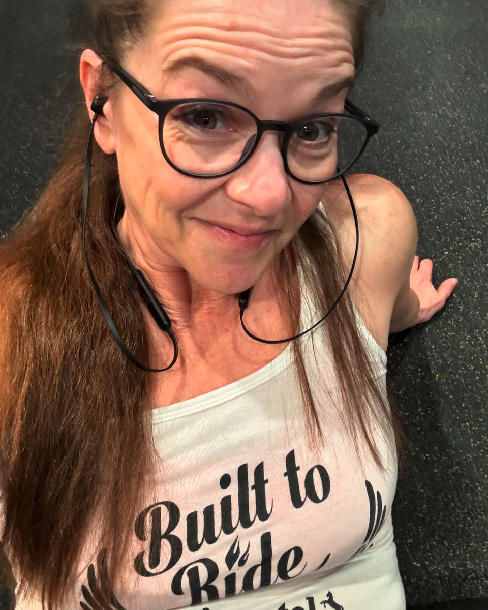 DaphneDelicious's tweet photo. “I release old habits that no longer serve me &amp; welcome positive change!” 

When you keep your eyes on the end results of your hard work, it’s easier to enjoy the journey!  
#visualize #success #goals #myfitnessjourney #fitover50 
 #builttoride #gymtime #gymrat #fansly https://t.co/sFyD8UJxA5