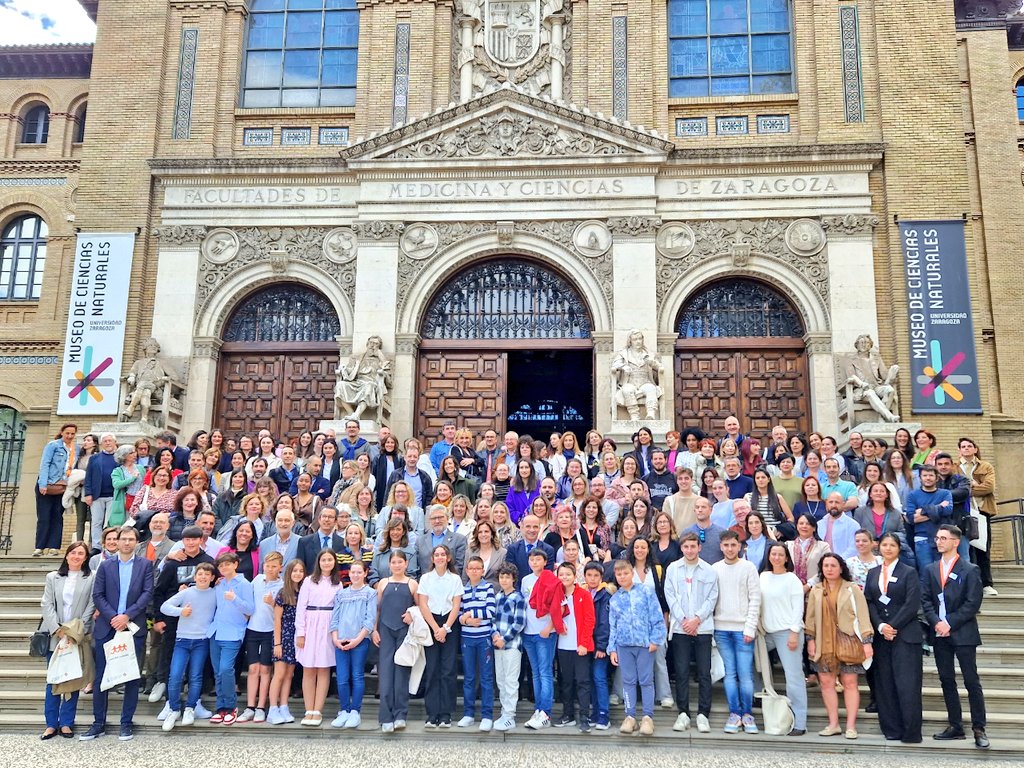 ItxaPsico's tweet photo. 📚En eI I Simposio Nacional del Cuidado Educativo Integral en la @unizar organizado por la Cátedra @FundacEdelvives y @CIFICEunizar "Salud mental y neurocuidado". 

👉🏽Formación e información, claves para educar ante la presencia de tecnologías 
#CuidadoEducativoIntegral https://t.co/SsgbpPTqP7
