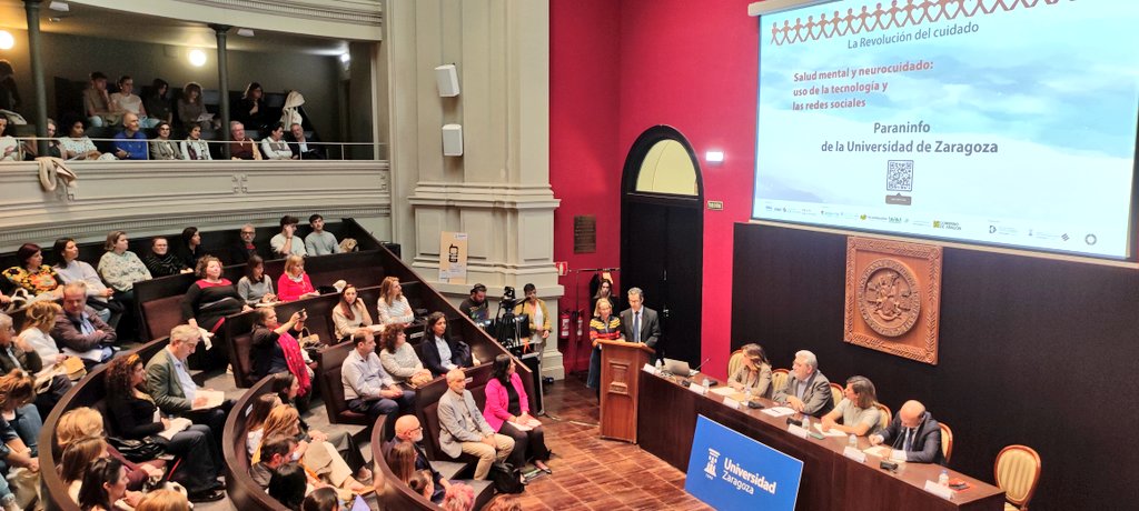 ItxaPsico's tweet photo. 📚En eI I Simposio Nacional del Cuidado Educativo Integral en la @unizar organizado por la Cátedra @FundacEdelvives y @CIFICEunizar "Salud mental y neurocuidado". 

👉🏽Formación e información, claves para educar ante la presencia de tecnologías 
#CuidadoEducativoIntegral https://t.co/SsgbpPTqP7
