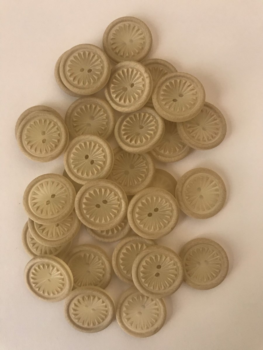 90 Vintage 23mm 20mm 18mm round camel plastic buttons assort 2 holes 30 per sizes lot of 90 by BySupply tuppu.net/b19ad195 #Etsy #bysupply #SewingSupplies