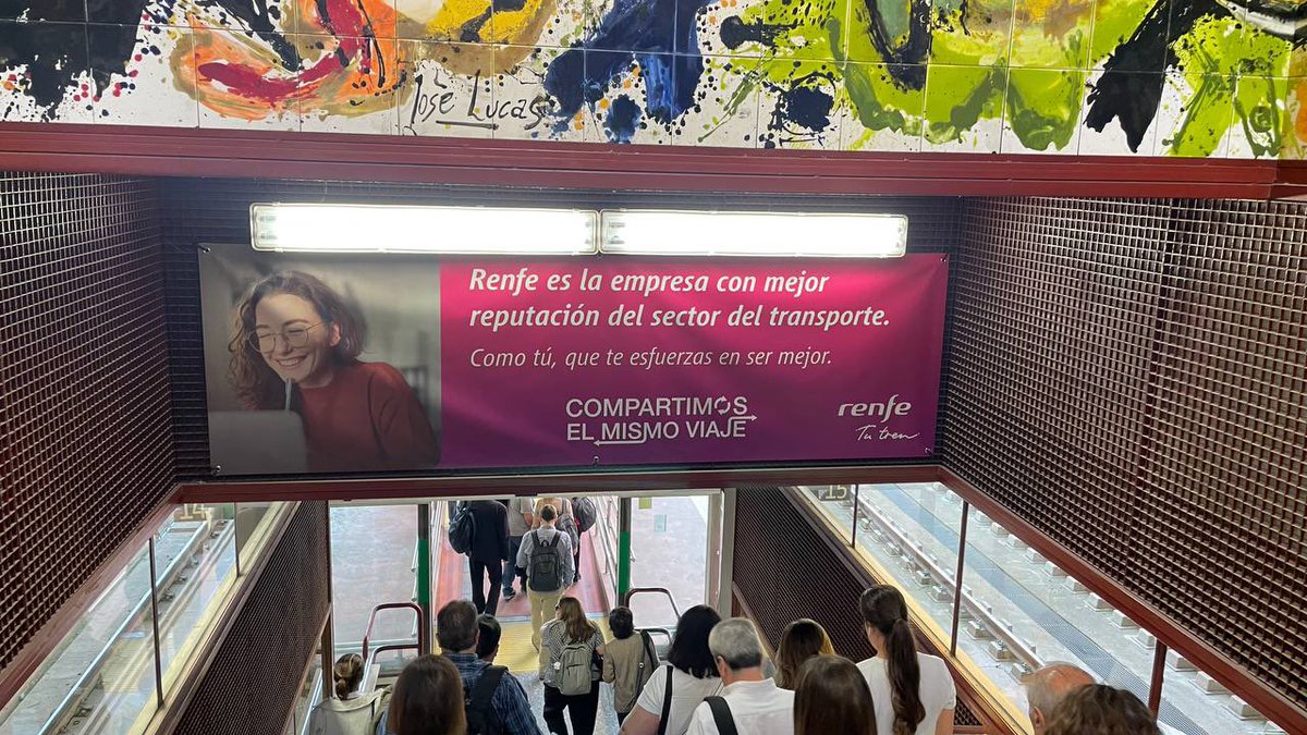 @renfe Con la situación de <a href="/CercaniasMadrid/">Cercanías Madrid</a>, la estación de Chamartín con menos vías desde hace una semana, quitando frecuencias diarias para los que lo usamos para trabajar, esta campaña es una broma de mal gusto