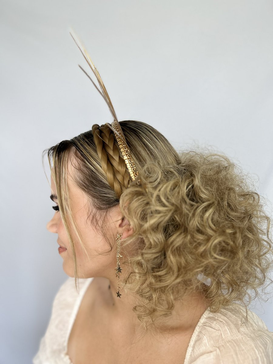 Allisonwerner14's tweet photo. Hair learners from #Newport campus    @coleggwent used their creative skills for Avant Garde assessment with Spectacular results.#Employabilty #creativity https://t.co/WMmElQgml5