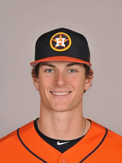 Forrest Whitley, the Former Alamo Heights, 1st round Draft pick has been called up to the Astros. Will be in a big league uniform for the 1st time tonight and available out of the bullpen. Long road to the majors, but it's finally here.