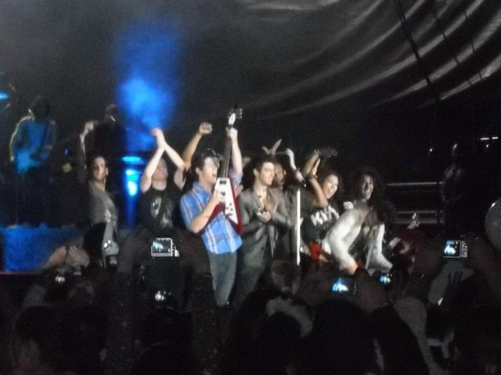 macaasz's tweet photo. @entel El álbum se llama “Jonas Brothers” 🙌🏾🙌🏾🙌🏾 aún recuerde ese 4 noviembre 2010, necesito ganar porfavooooor 🍀🤞🏾😬 #jonasBrothersXentel https://t.co/piIY4QHhjD