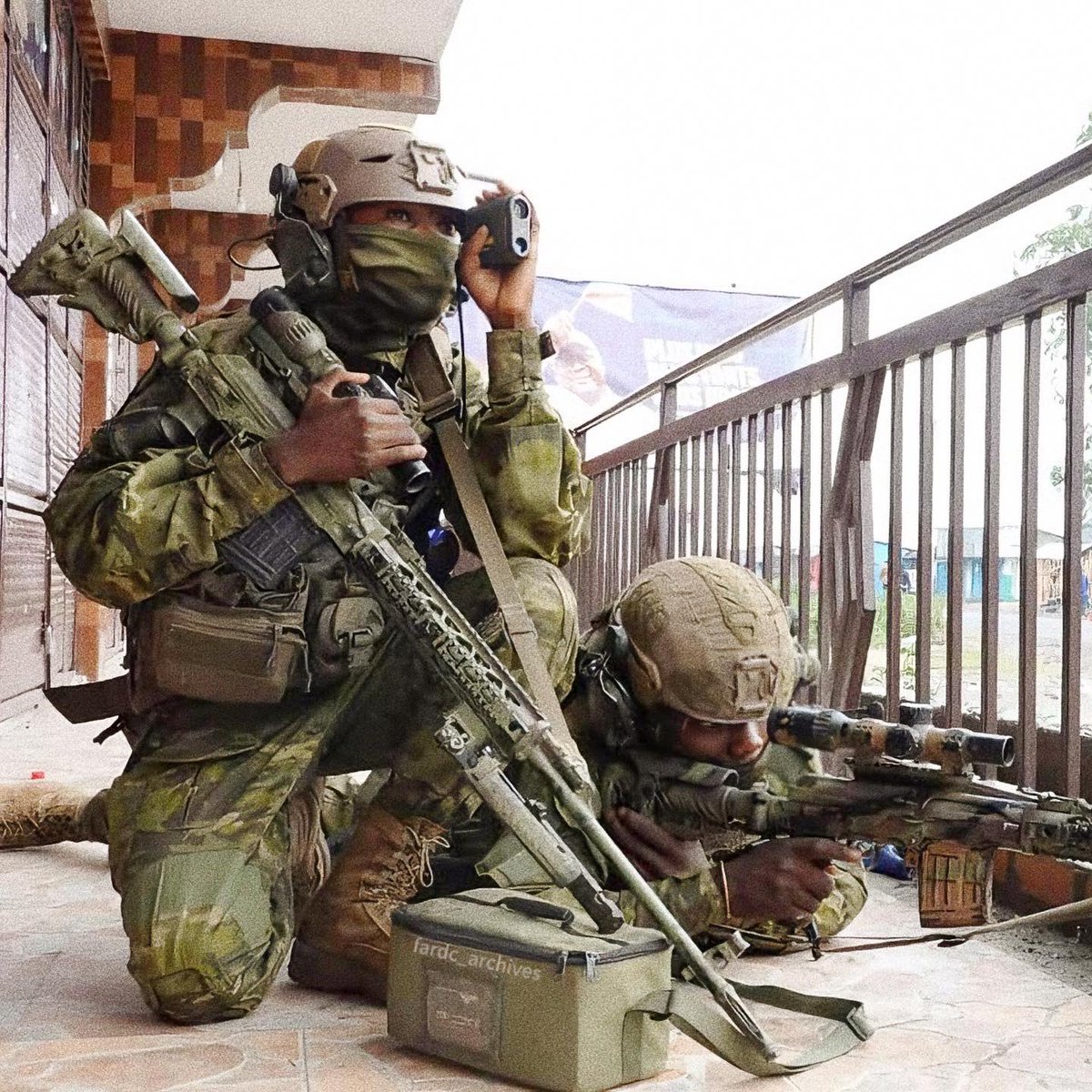Picture showing DRC 🇨🇩 soldiers with modified russian made 7,62 x 54 mm SVD designated marksman rifles.