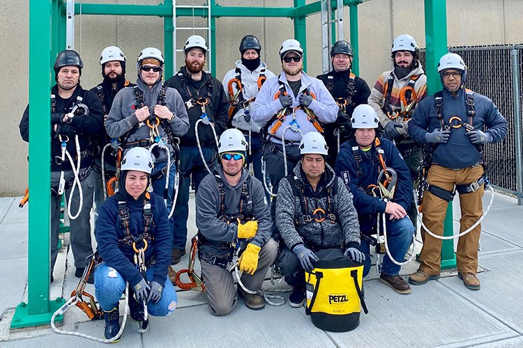 The @CCRINews GWO program provides best-in-class #offshorewind safety training, preparing Rhode Islanders for good jobs in this growing industry. Today's graduates are tomorrow's industry leaders, and we look forward to welcoming you to our team!   

ccri.edu/news/2024/0411…