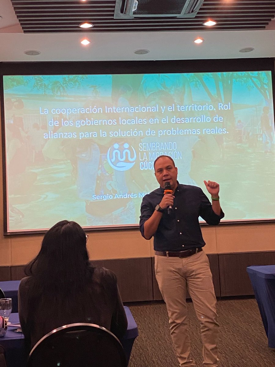 sergiomaldoh's tweet photo. Gracias al #JRS por la invitación como ponente al encuentro “aproximaciones migratorias para la implementación de los Planes de Desarrollo Territorial”. espacio muy importantes para q servidores públicos identifiquen sus aliados en el territorio para resolver problemas reales. https://t.co/8HcnCR2lcy