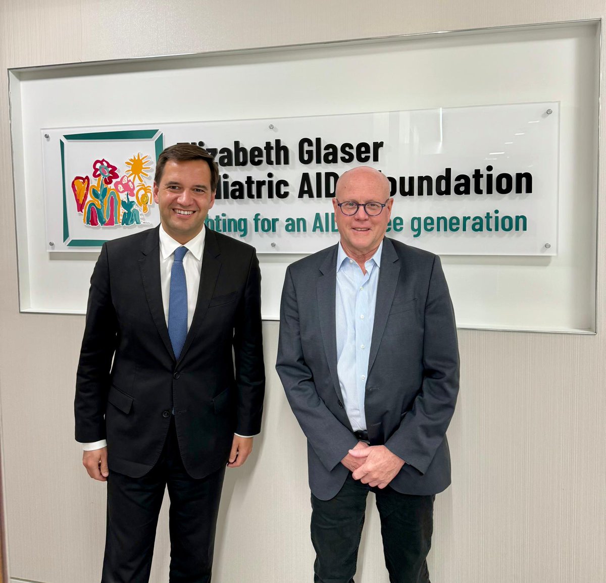 📌 Hon. @RBaptistaLeite met with @Chip_Lyons, CEO and President of the Elizabeth Glaser Pediatric AIDS Foundation. UNITE and EGPAF discussed potential collaboration to leverage their shared commitment to advancing #GlobalHealth, particularly in the fight against #HIV and #AIDS.