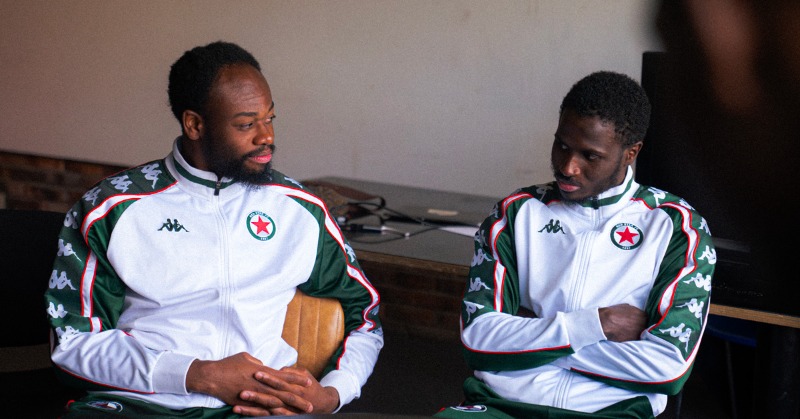 RedStarFC's tweet photo. LAB Cinéma, Jour 2 🎬 En vue du concours 2024 de Filme L'Avenir, les jeunes U17 et U18F du @RedStarFC, accompagnés par 2 joueurs du groupe pro, ont commencé à rédiger les premiers éléments de leur court métrage ! #RedStarLAB

📸 by djo rea https://t.co/XIWlsmSf1x