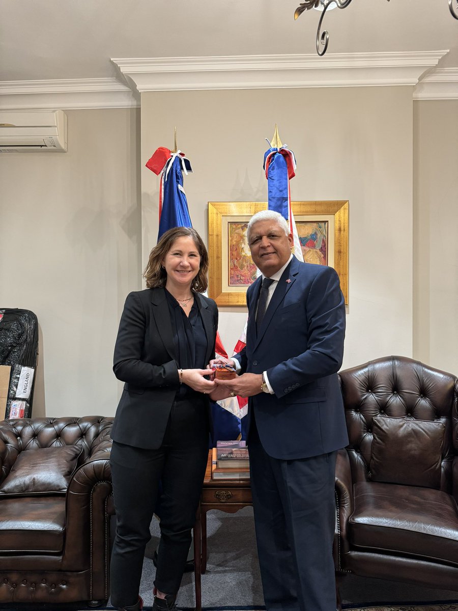 A great discussion with the Ambassador for the Dominican Republic 🇩🇴 today The country plays a crucial role in supporting it's neighbours in the Carribean and in advocating for peace in neighbouring Haiti It happened to be the Ambassador’s birthday, Feliz cumpleaños Ambassador